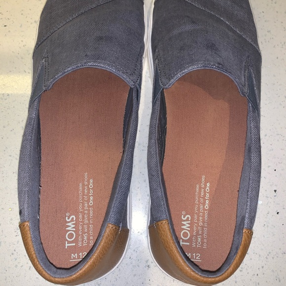 Toms Slip On Shoes - Picture 4 of 5
